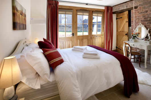 Downstairs Double Bedroom, The Stables, Monkhall Holiday Cottages, Herefordshire Downstairs Double Bedroom